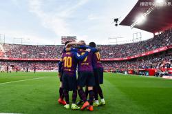 开云体育-纷纷投入足球盛宴，热议焦点纷至沓来！