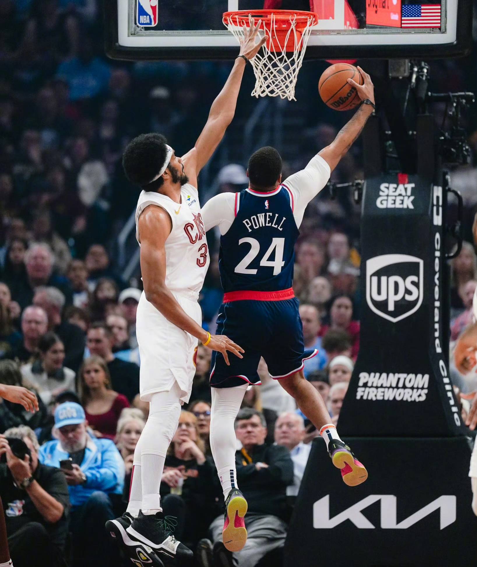 快船新秀在比赛中大放异彩，助球队取得宝贵胜利的简单介绍