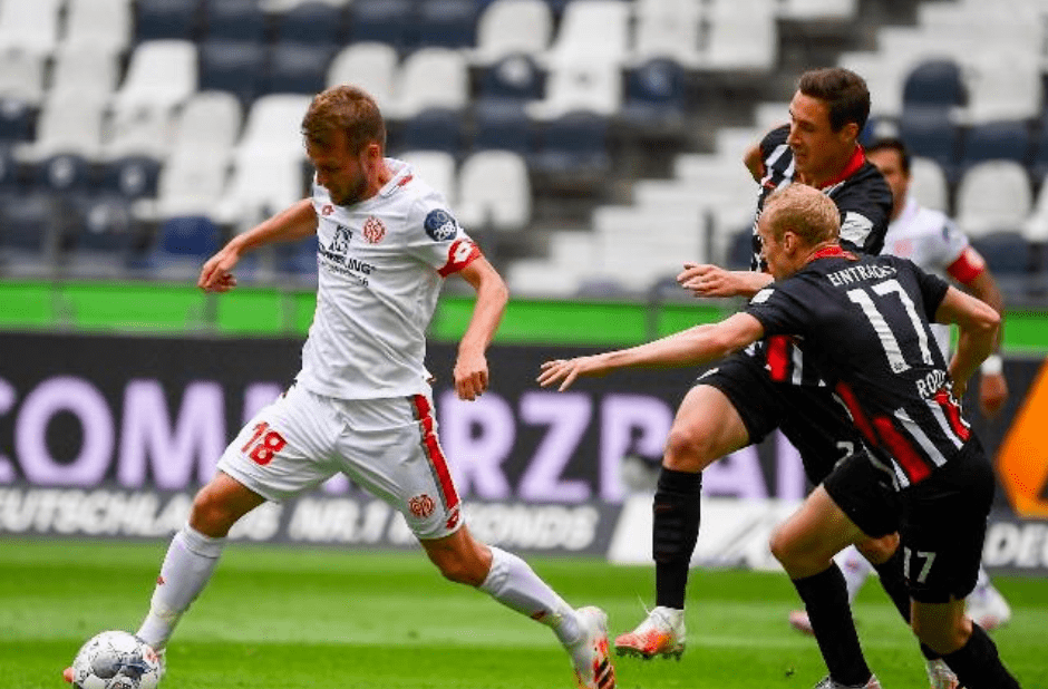 多特蒙德客场战胜劲敌，赢得关键比赛