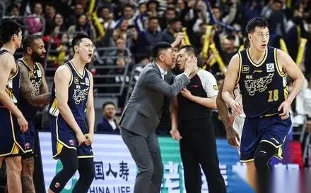 广东宏远卫冕成功！CBA总决赛横扫山东，夺得第10冠