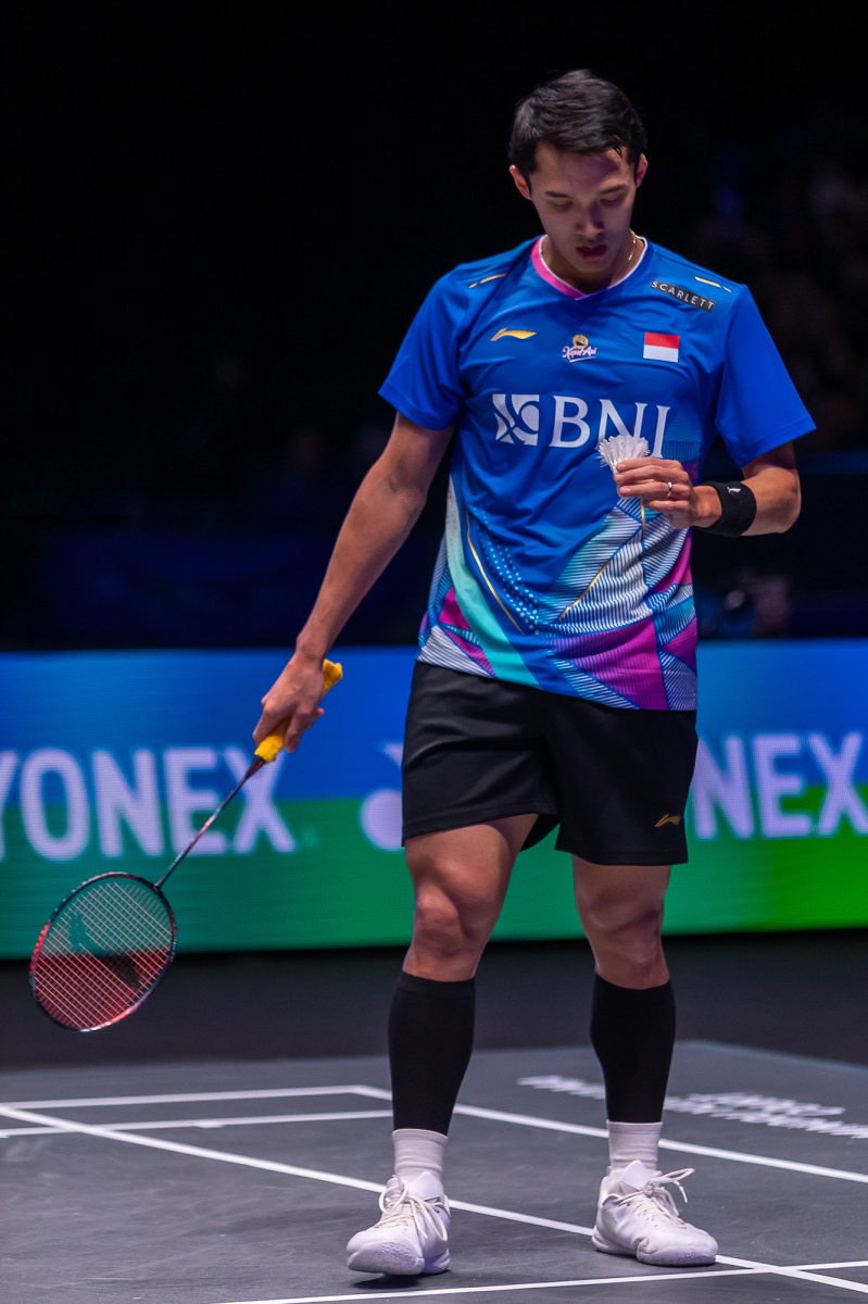 亚运会羽毛球男单印尼将军不敌中国队