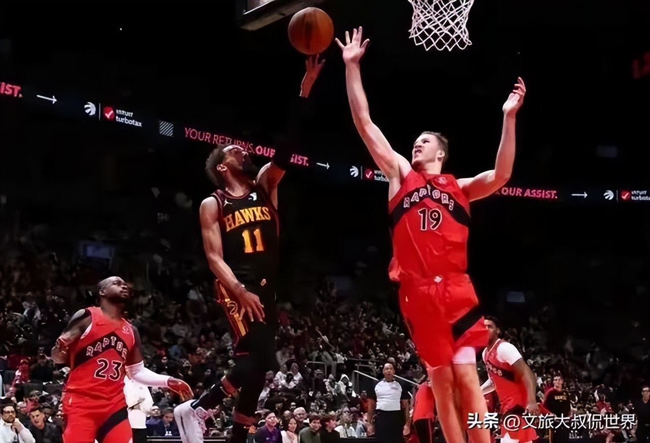 老鹰击败小牛，取得胜利