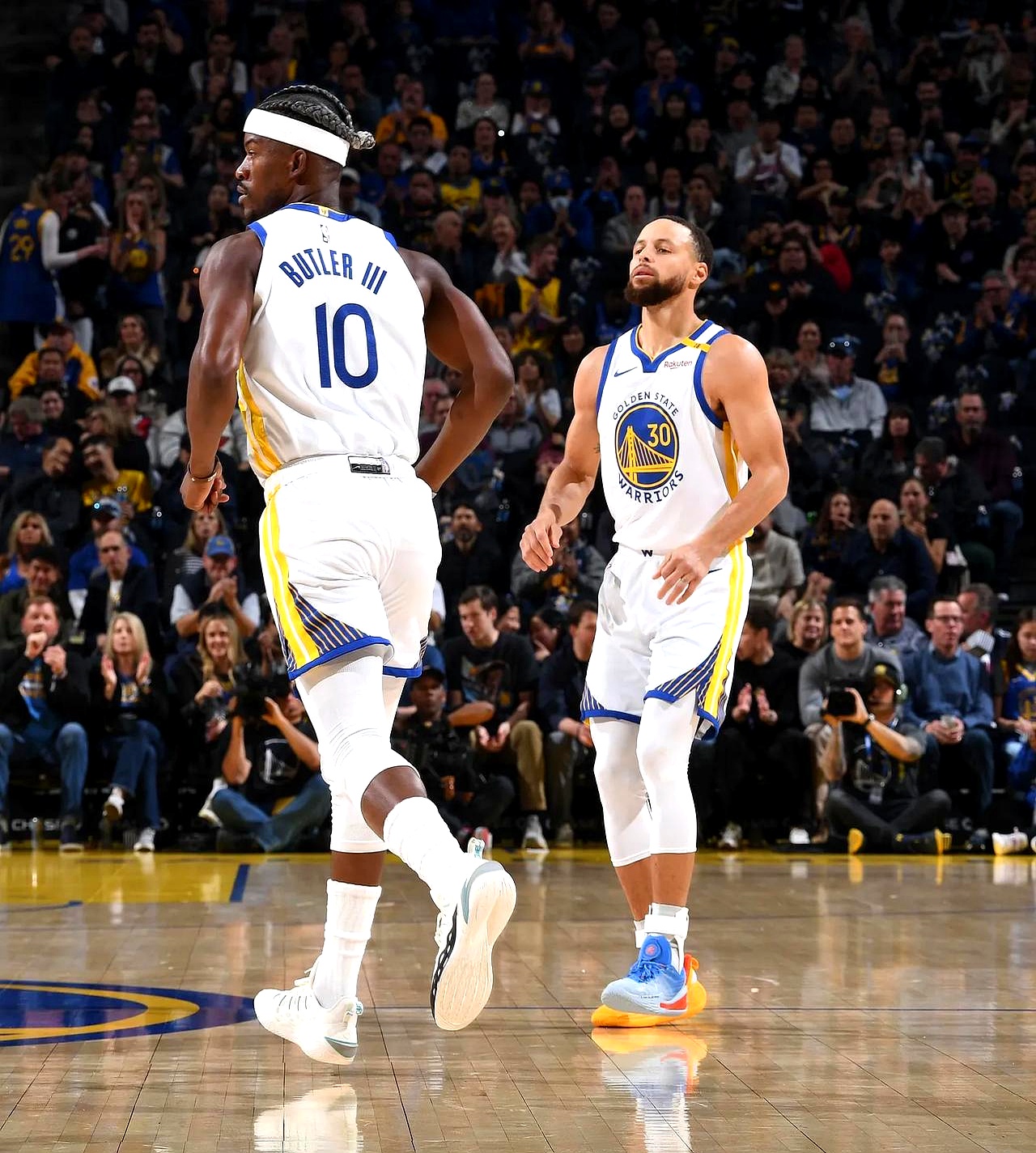 勇士大胜开拓者,挺进西部前四 勇士大胜开拓者,挺进西部前四