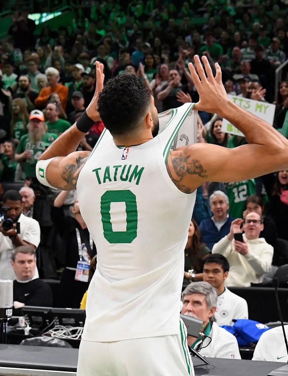 凯尔特人逆转灰熊，Tatum砍下关键三分