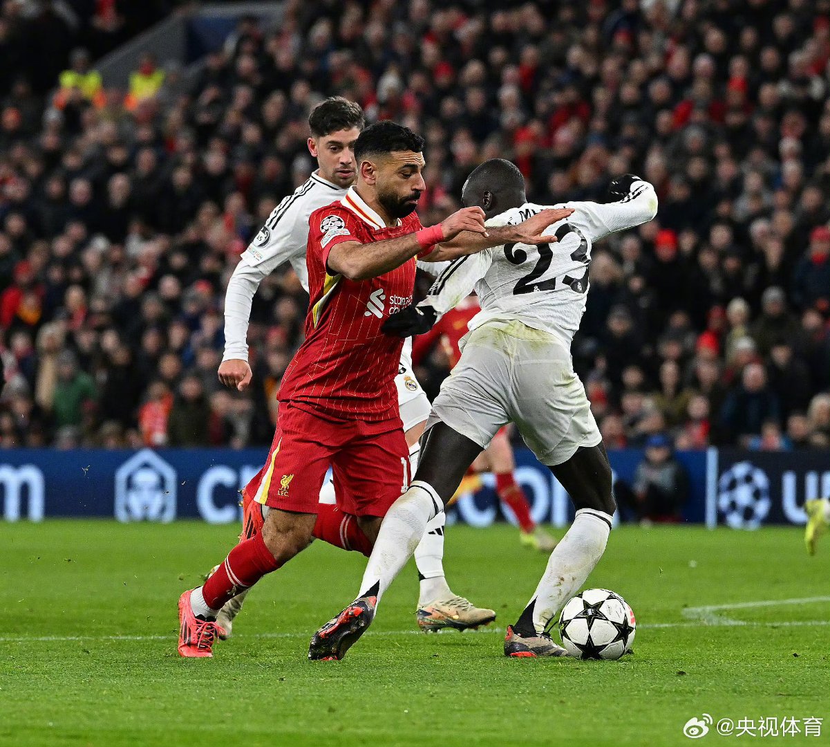 皇马创历史！欧冠比赛中首次完胜利物浦